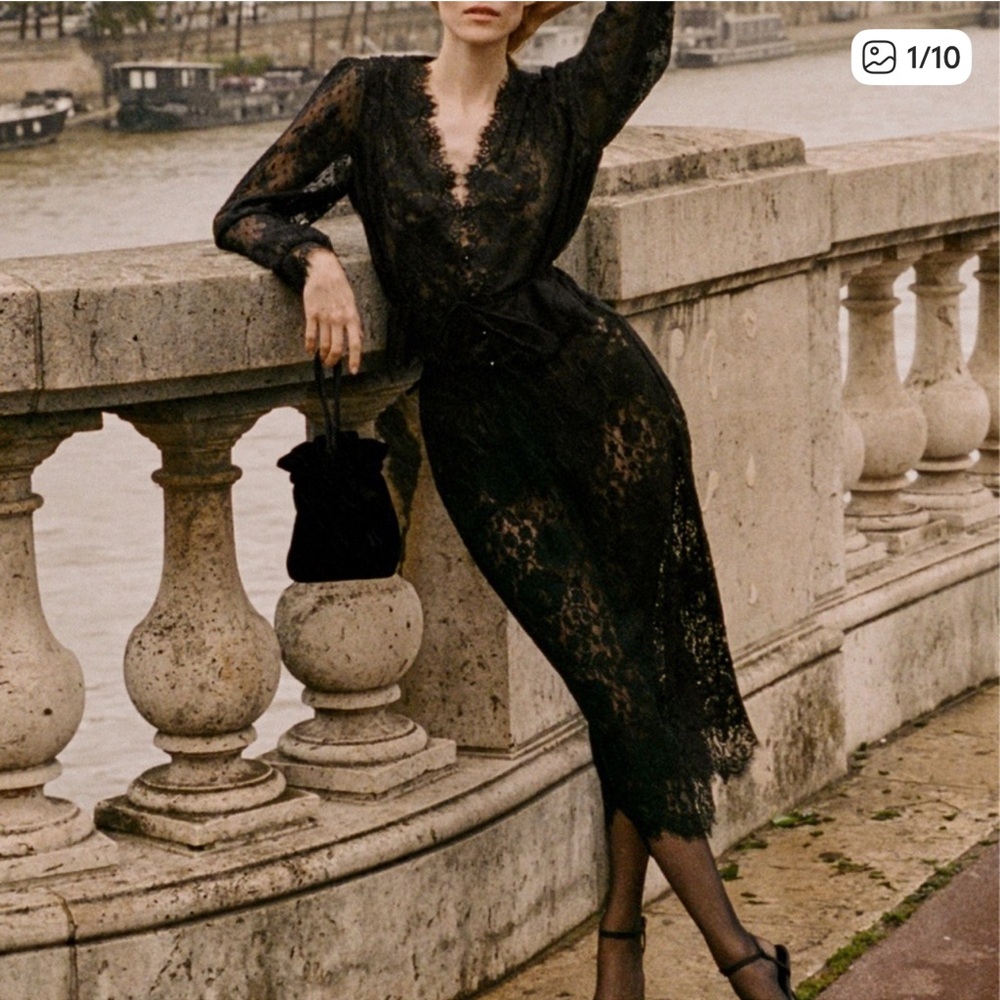 Doen Nandi Skirt in black lace